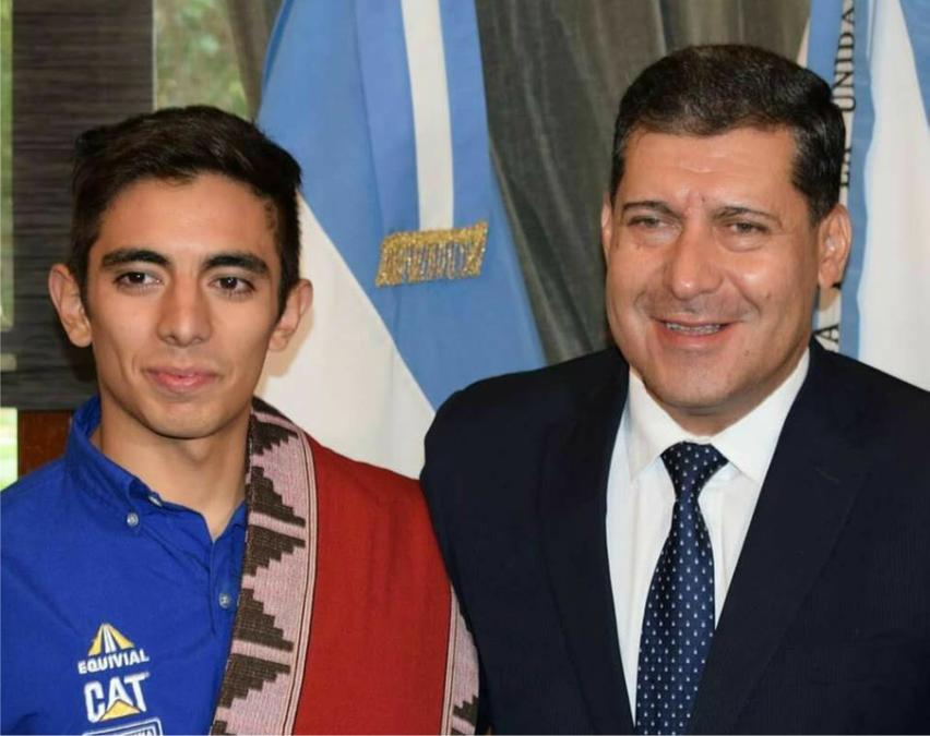 Juan Rojo junto al gobernador Sergio Casas pag 4